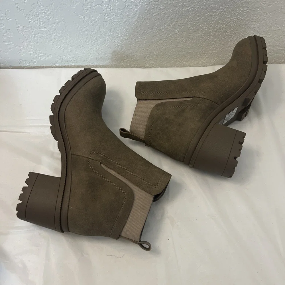 Jellypop Womens 8.5 Taupe Leather Shelley 2.5 Block Heel Ankle Boots Leather